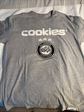 San Fran clothing designer Cookies- Men’s Grey Logo Short Sleeve Tee